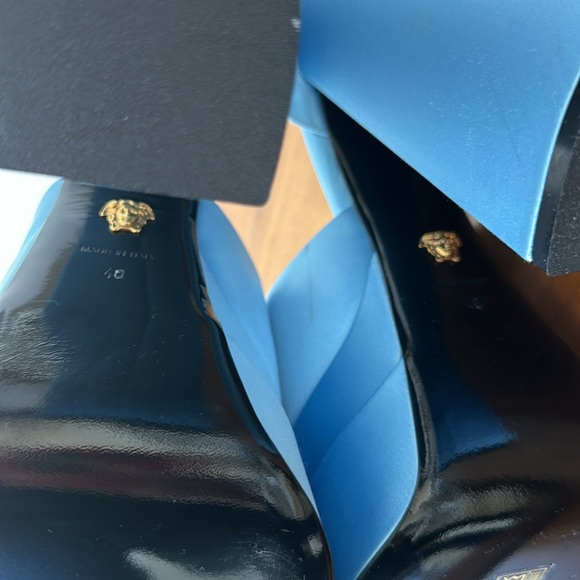 NWOT Versace Medusa charm platform sandals size 40 - Picture 5 of 6